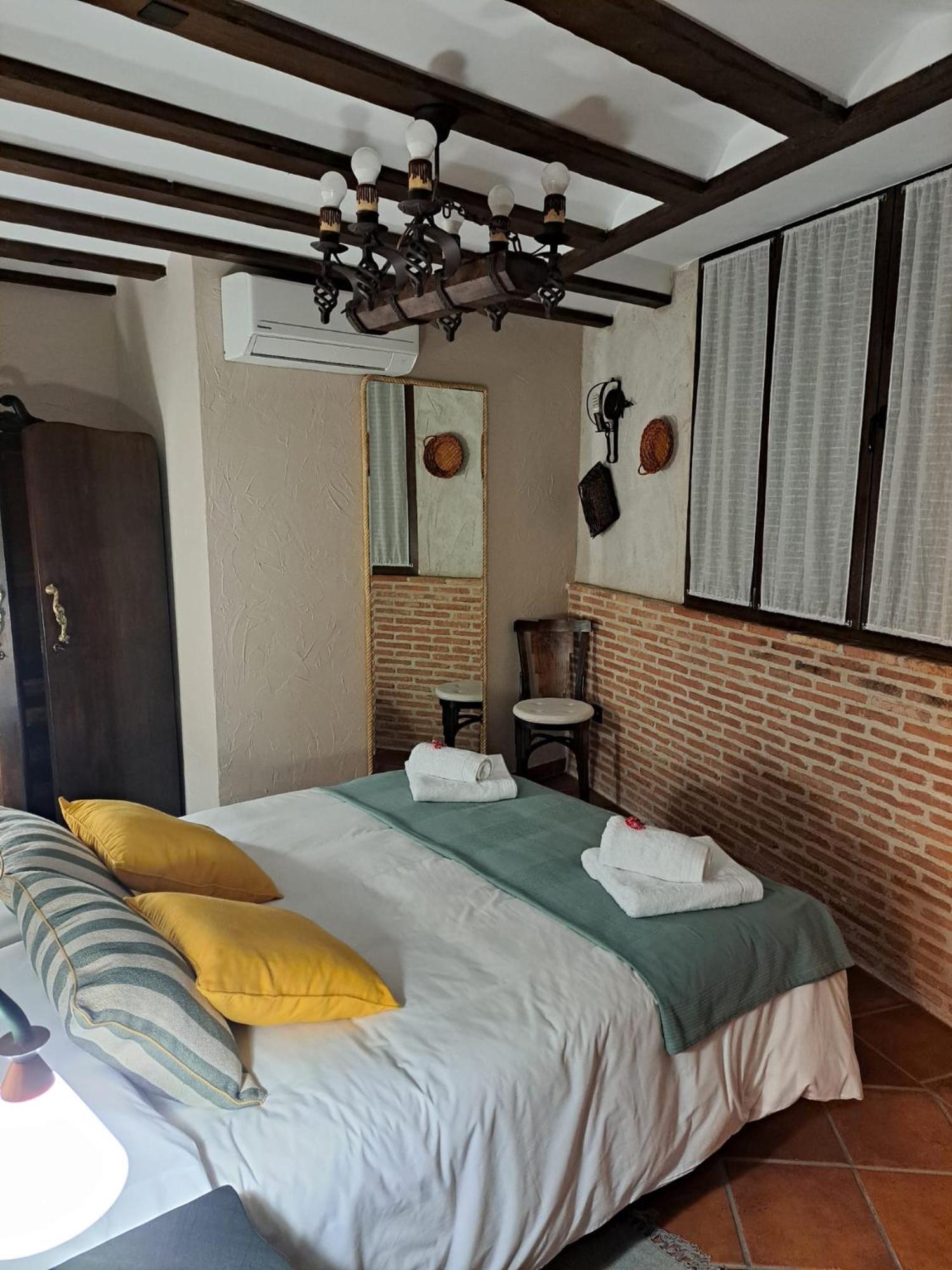 Casa Rural La Bodega, Ofrece Cata De Vino Gratis Horche Екстериор снимка
